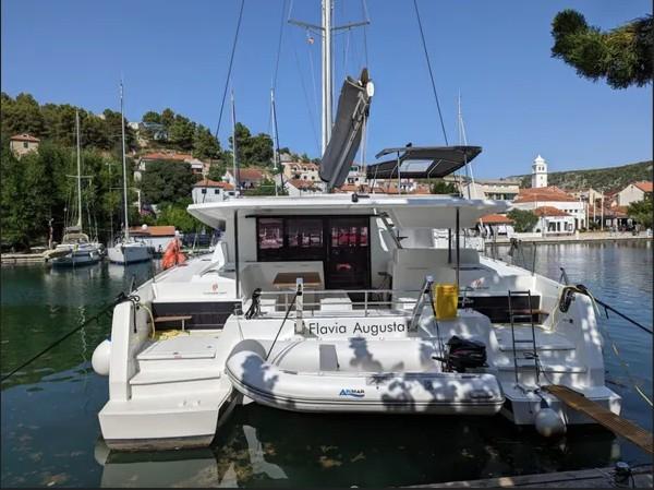 Fountaine Pajot Astrea 42, picture 1