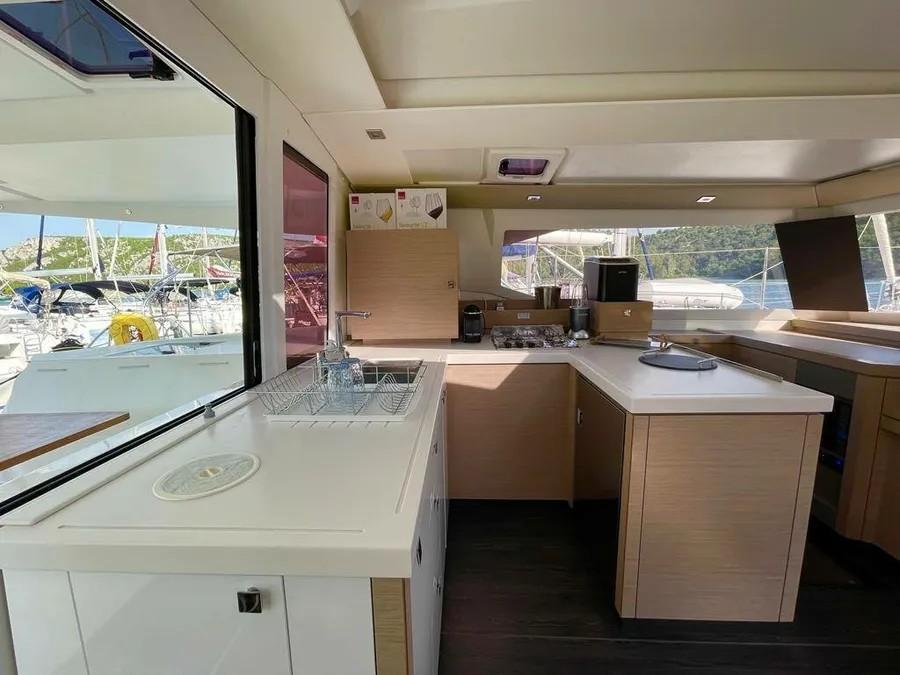 Fountaine Pajot Astrea 42, picture 7