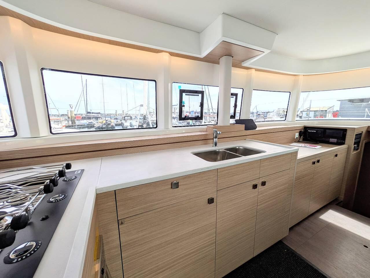 Lagoon 43 - 4 + 2 cab., picture 10