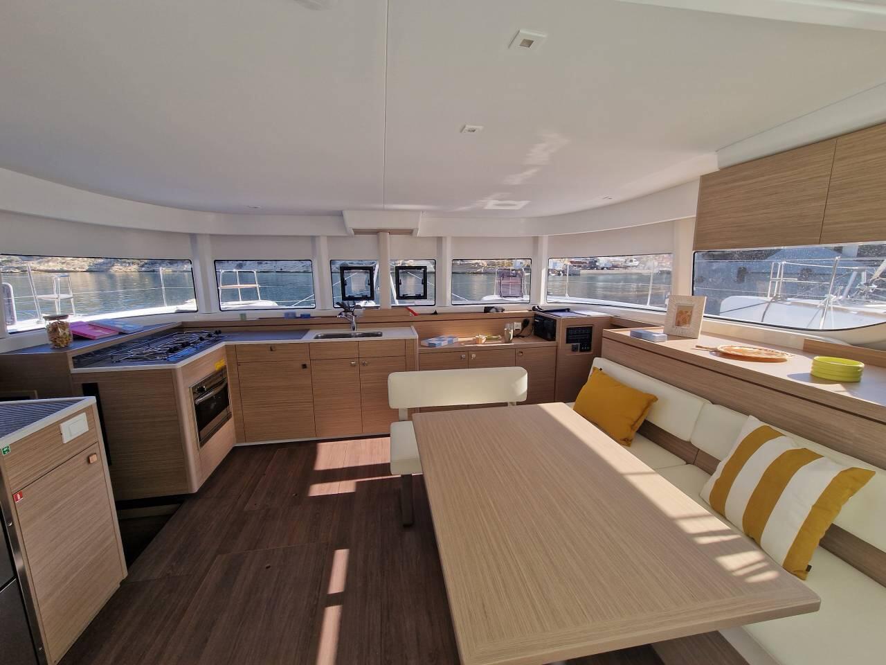 Lagoon 43 - 4 + 2 cab., picture 13