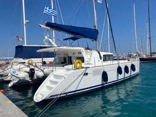 Lagoon 440 - 4 + 2 cab., picture 1