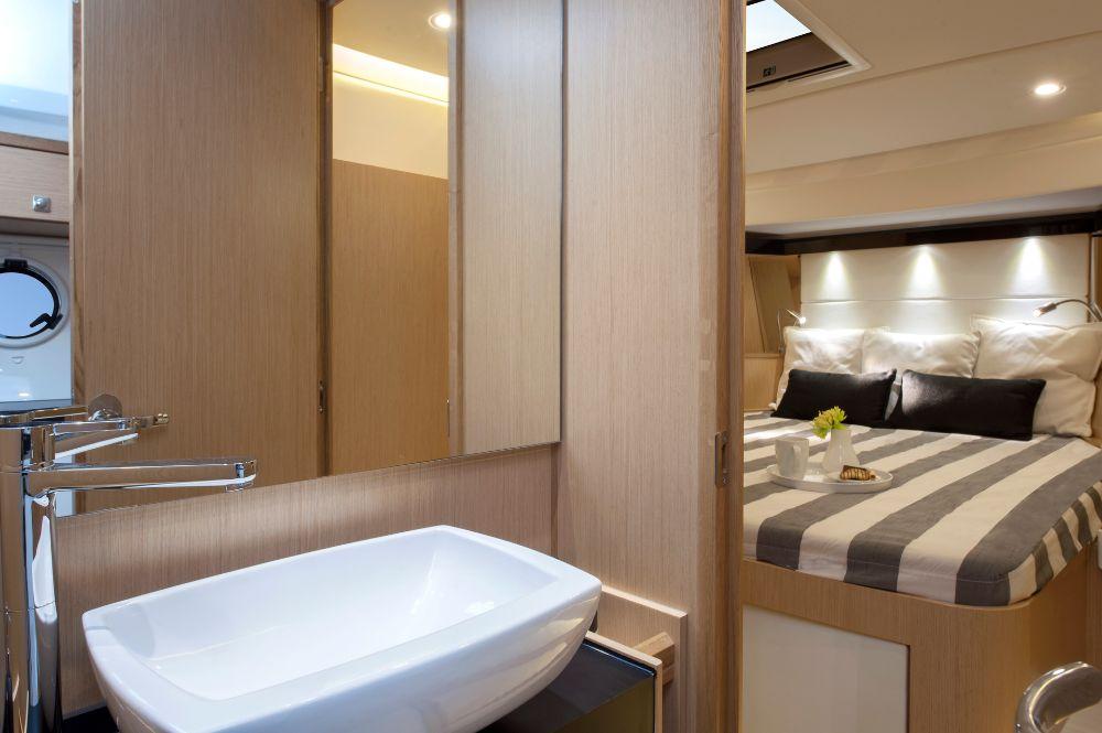 Bavaria Virtess 420 Fly, picture 26