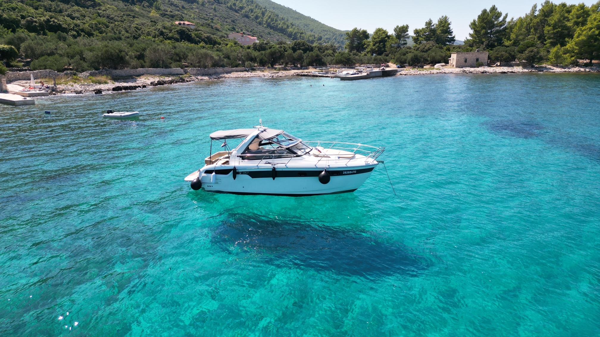 Bavaria S30, picture 1