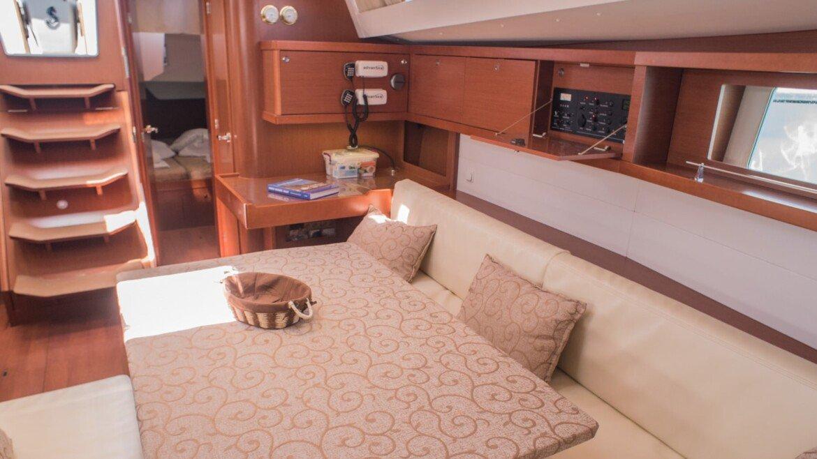 Oceanis 48 - 5 cab. - Don Quixote, picture 6