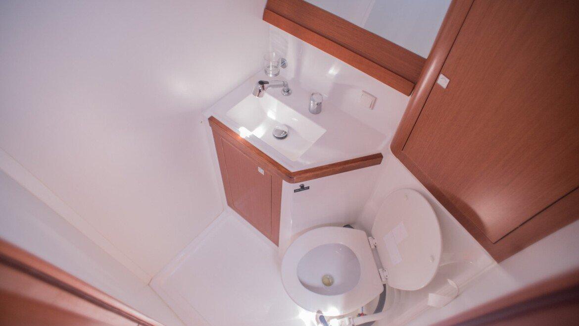 Oceanis 48 - 5 cab. - Don Quixote, picture 9