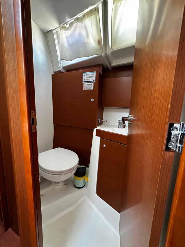 Oceanis 38.1, picture 18