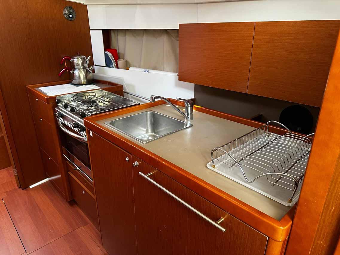 Oceanis 38.1, picture 10