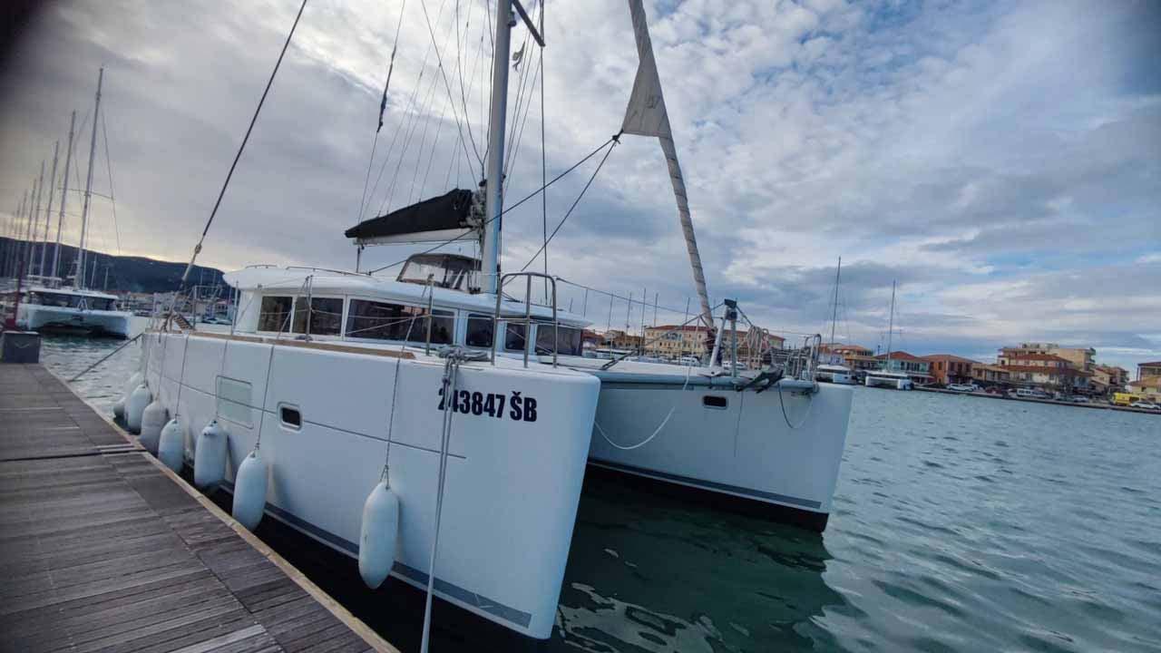 Lagoon 400 S2, picture 1