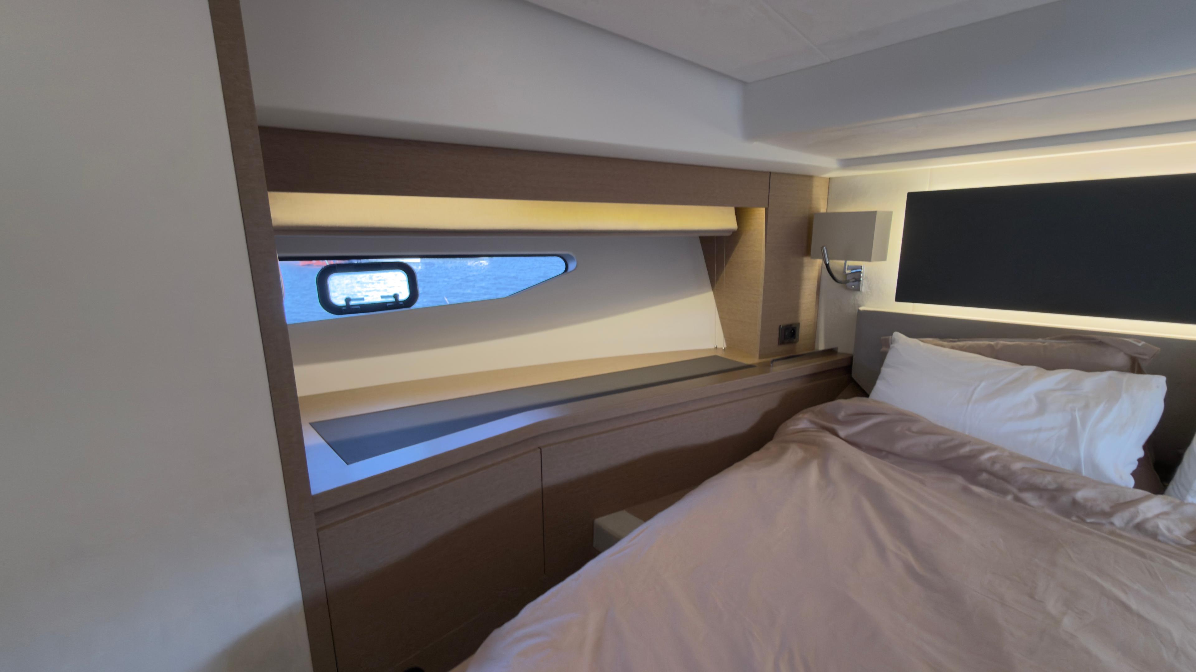 Prestige 590 Flybridge - 3 + 1 cab.	, picture 7