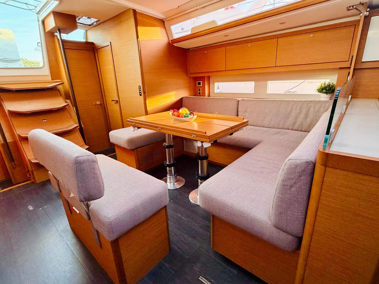 Dufour 530 - 5 + 1 cab., picture 17
