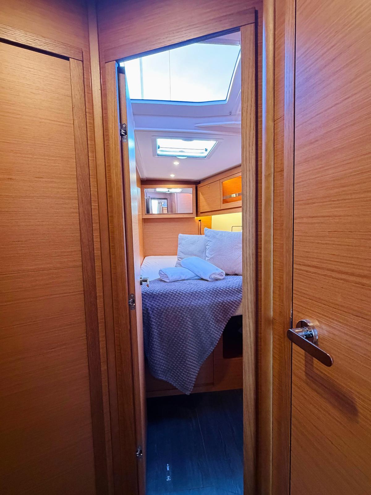 Dufour 530 - 5 + 1 cab., picture 11