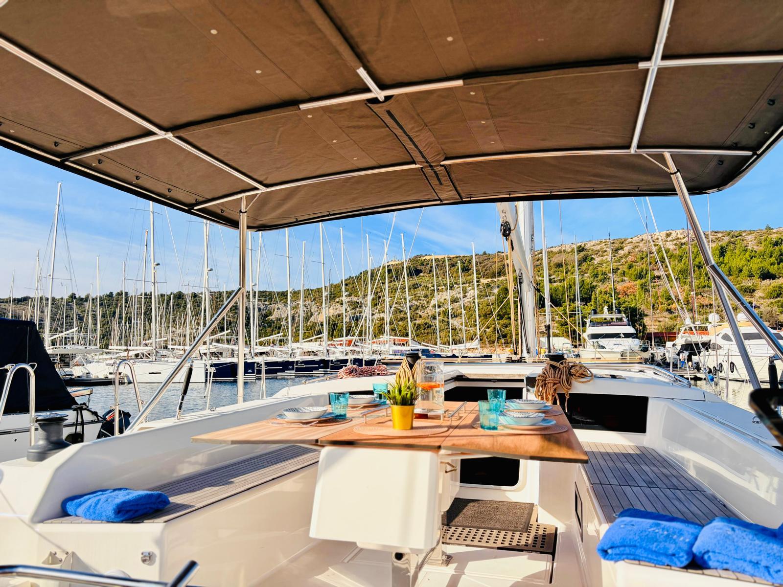 Dufour 530 - 5 + 1 cab., picture 4