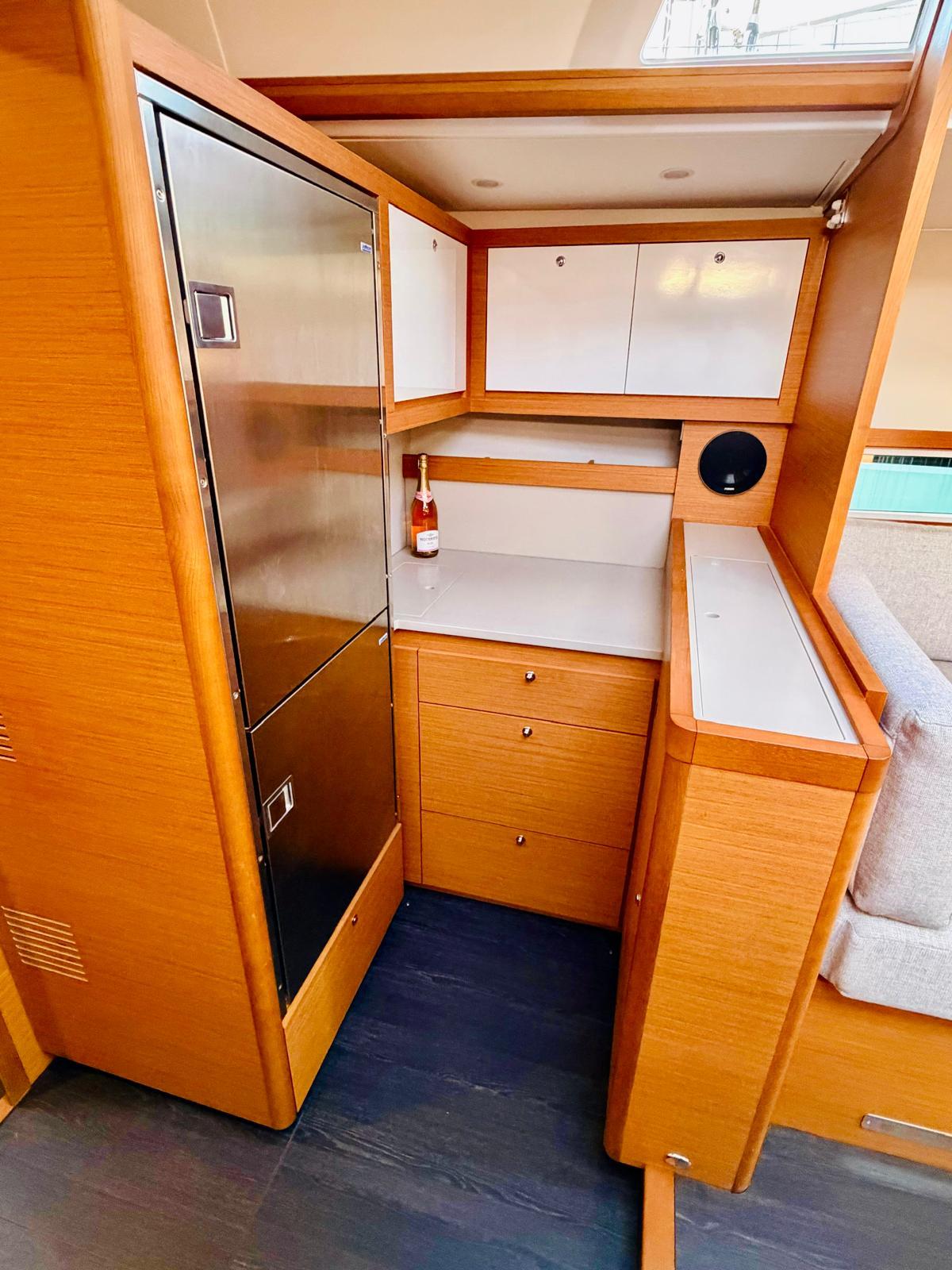 Dufour 530 - 5 + 1 cab., picture 10