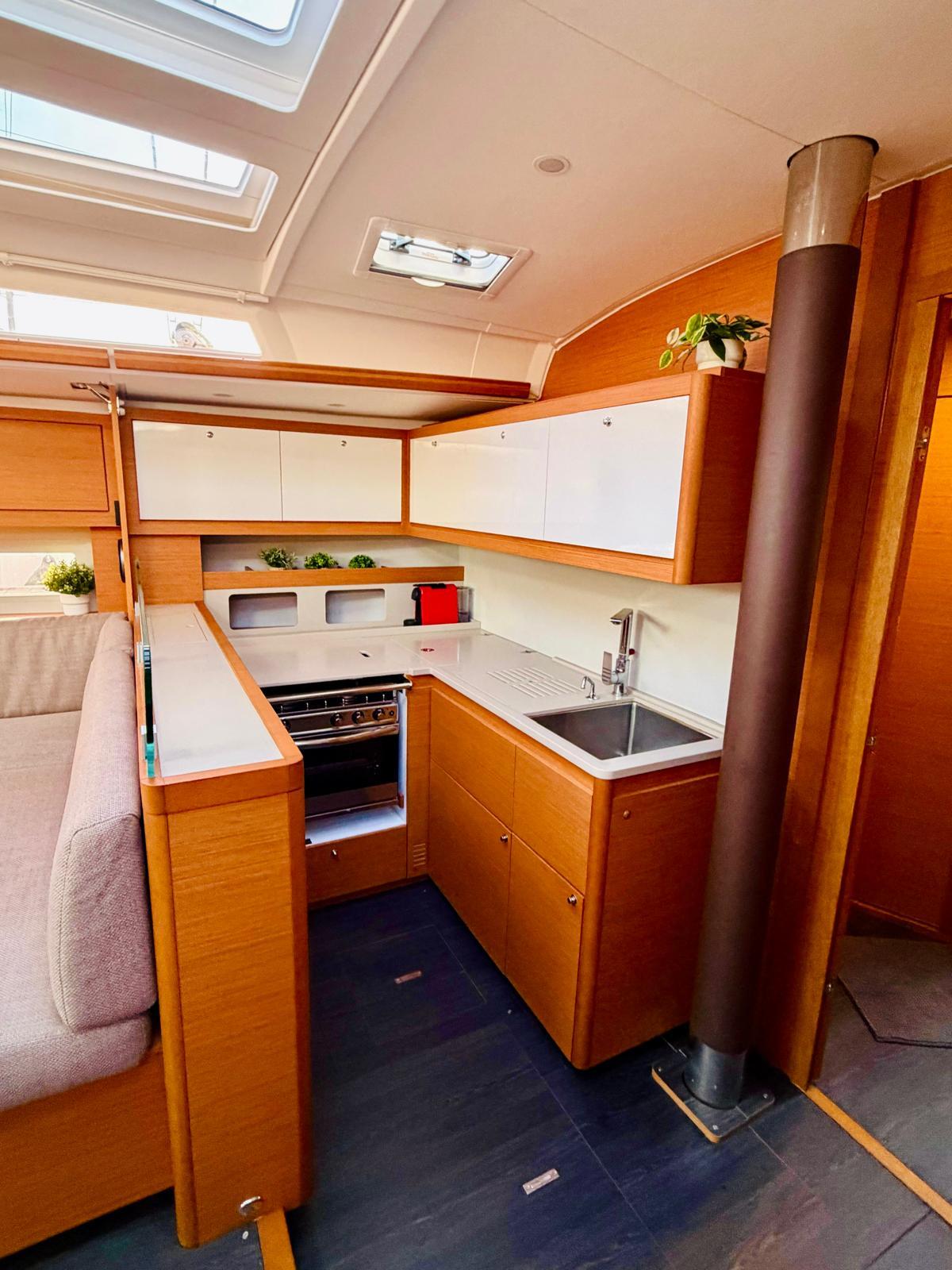 Dufour 530 - 5 + 1 cab., picture 19