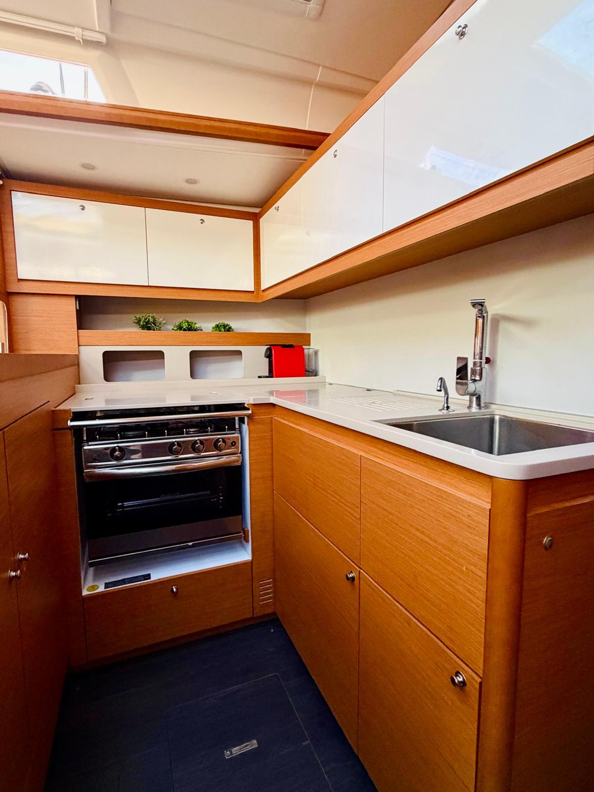 Dufour 530 - 5 + 1 cab., picture 14