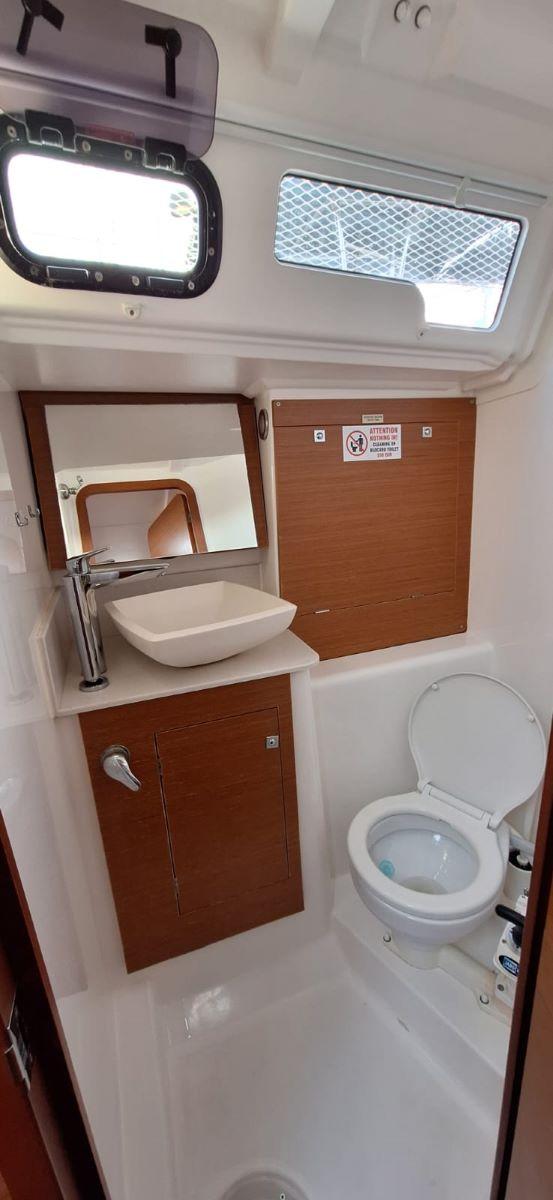 Dufour 360 GL - 3 cab., picture 8