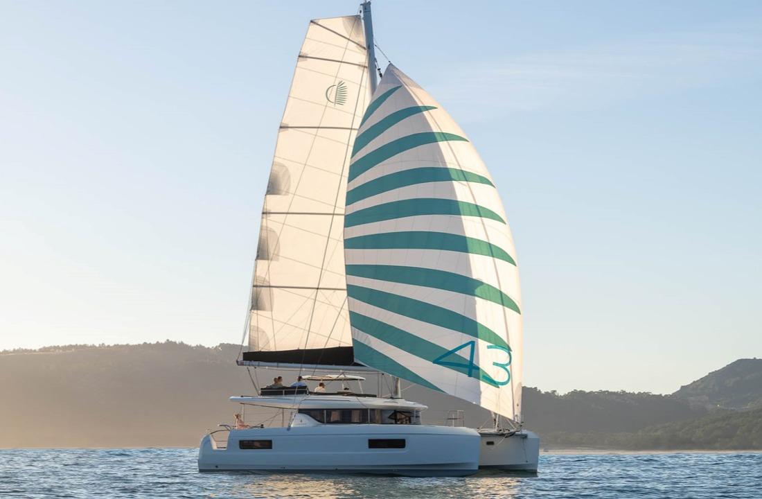 Lagoon 43 - 4 + 2 cab., picture 3