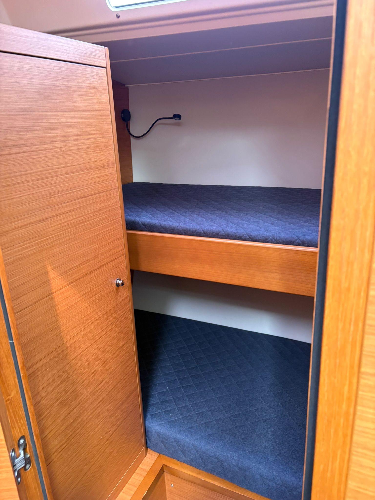 Dufour 470 - 4 + 1 cab., picture 10