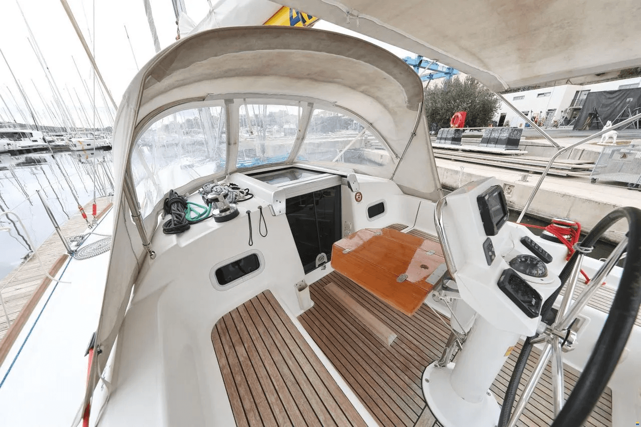 Oceanis 34, picture 4