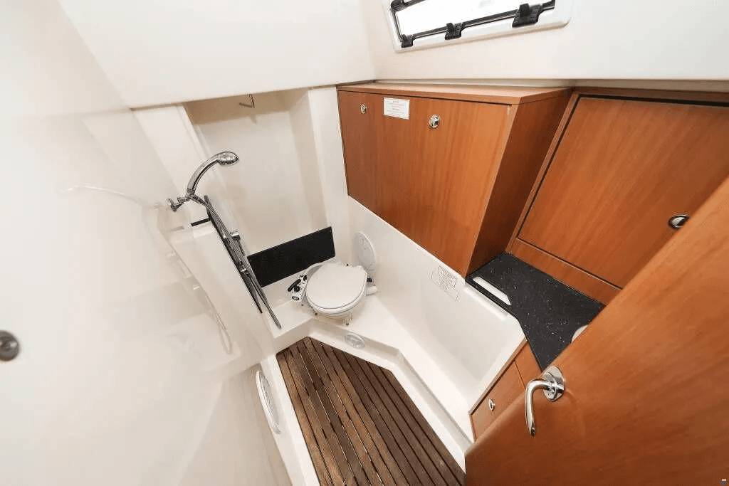 Bavaria Cruiser 32, picture 31