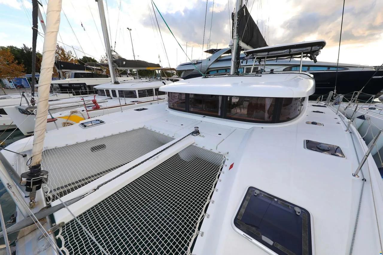 Lagoon 42 - 4 + 2 cab., picture 3