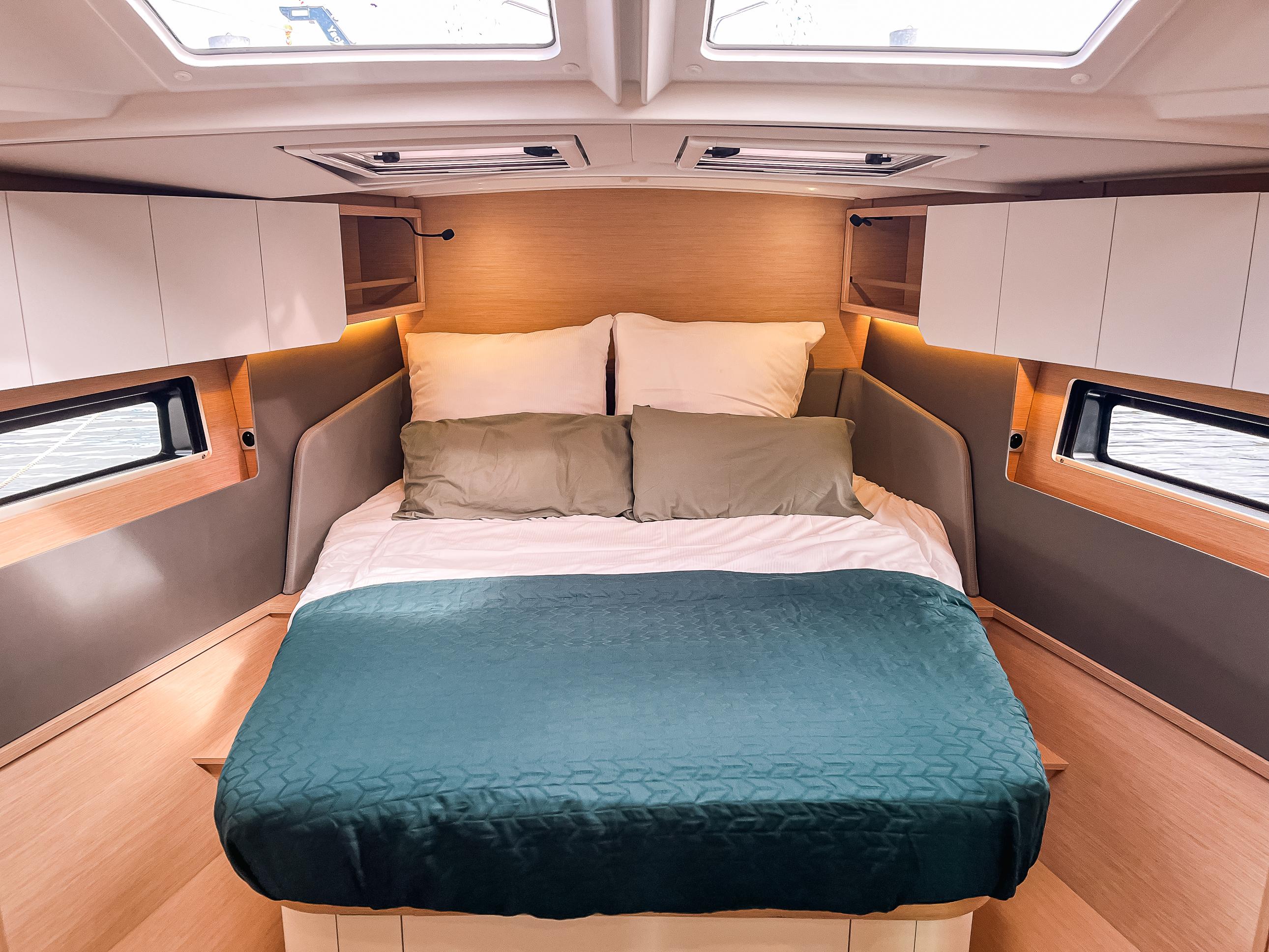Dufour 44 - 3 cab., picture 11