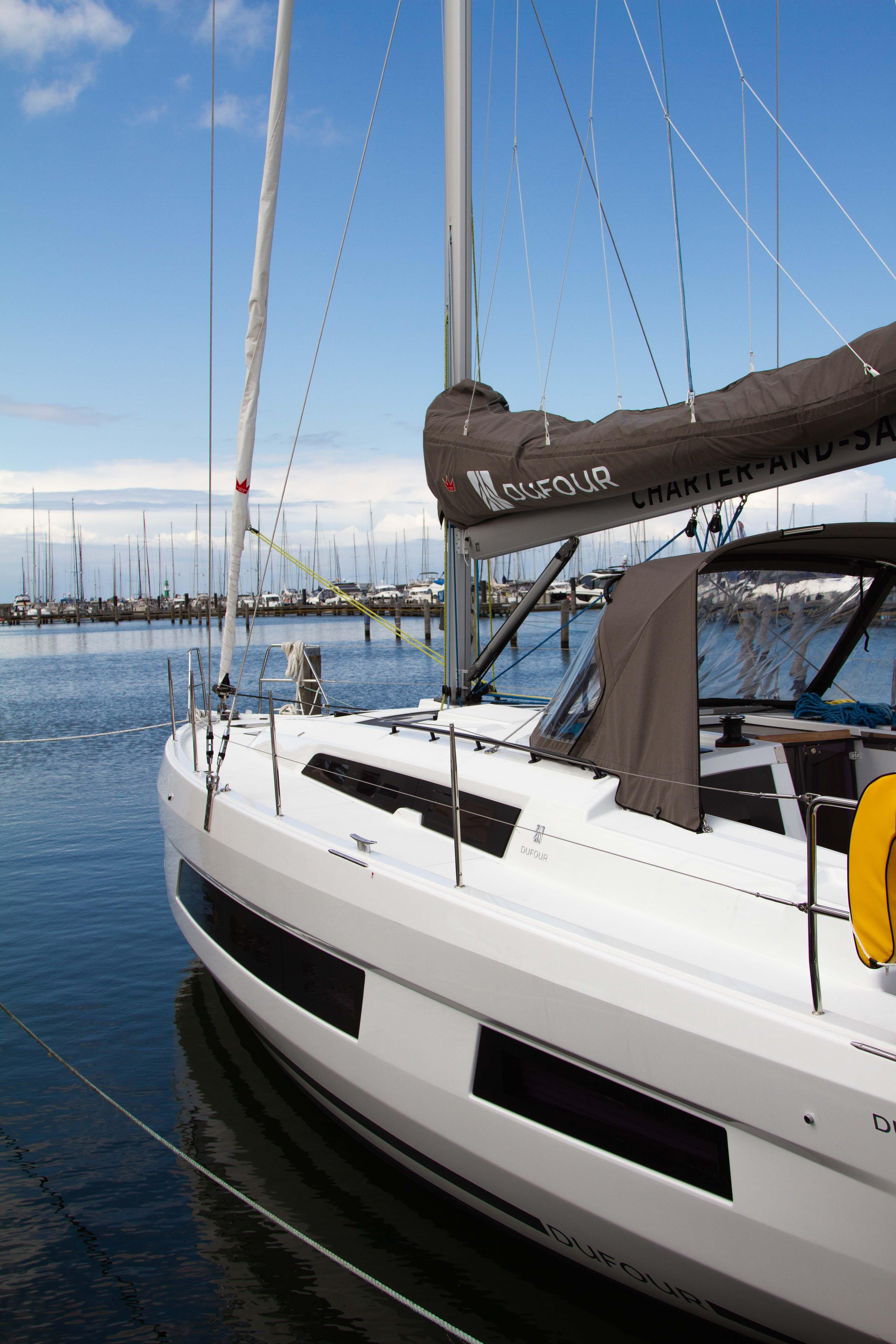 Dufour 41 - 3 cab., picture 4