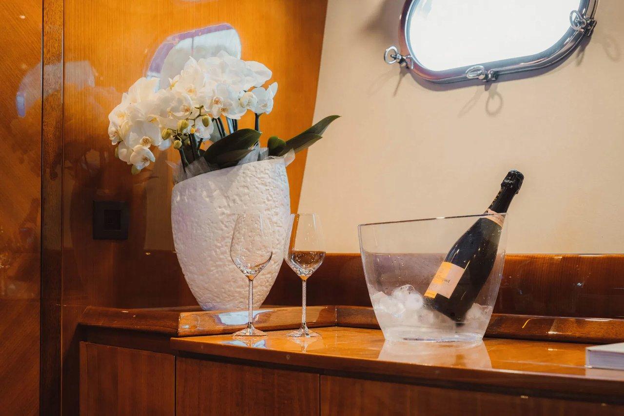 Astondoa 82 GLX - 4 + 2 cab. - Magic Six, picture 29