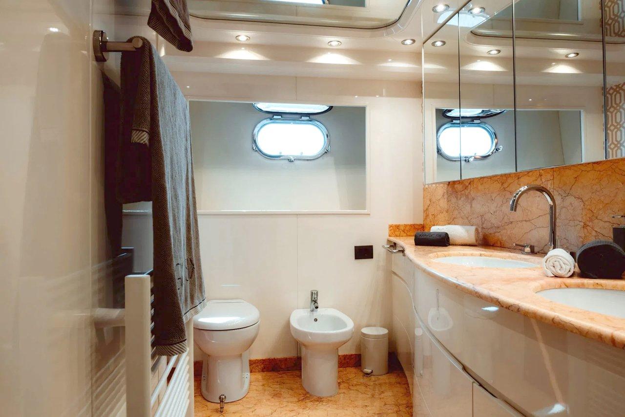 Astondoa 82 GLX - 4 + 2 cab. - Magic Six, picture 25