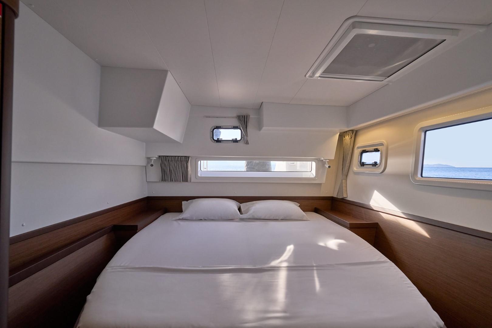 Lagoon 42 - 4 cab., picture 3