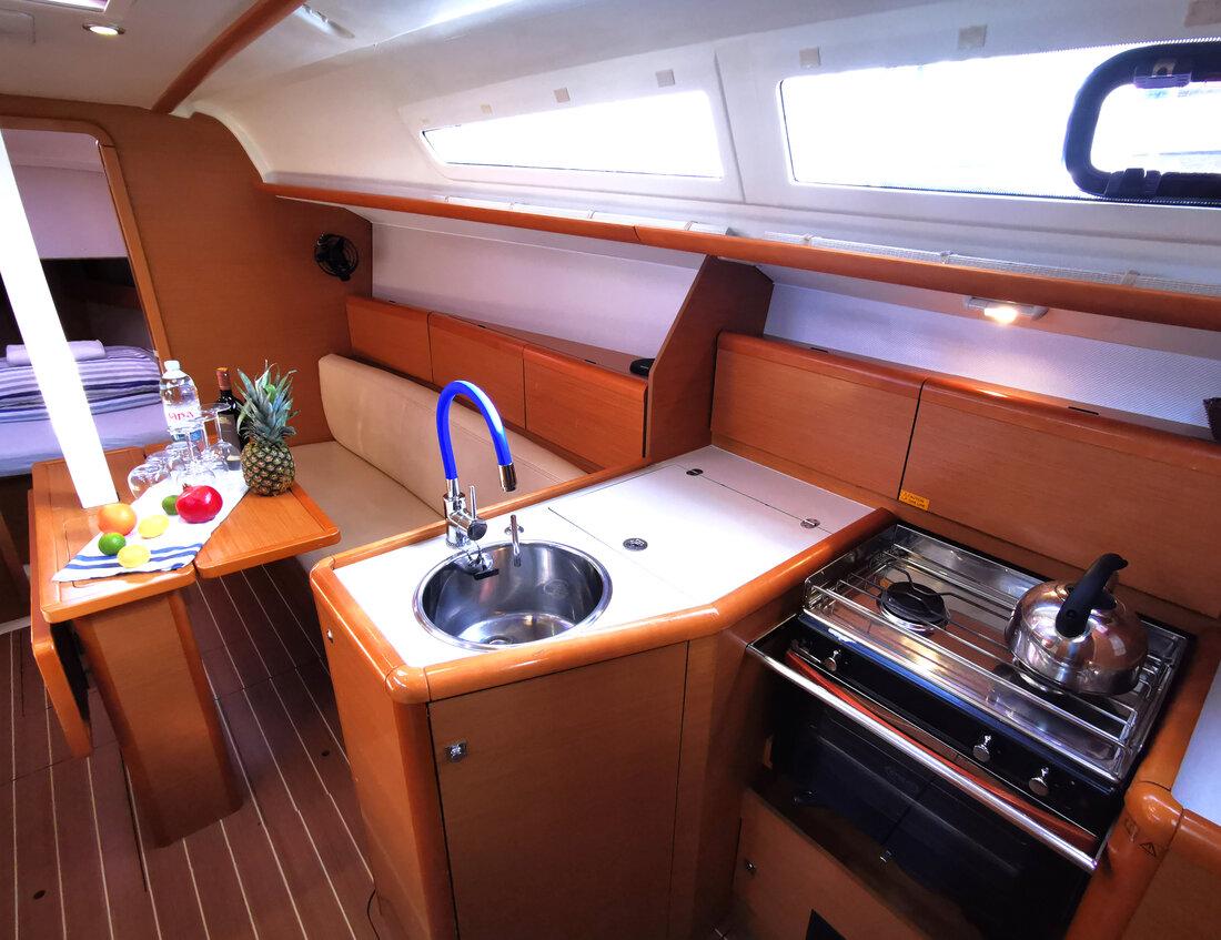 Sun Odyssey 33i - 2 cab., picture 10
