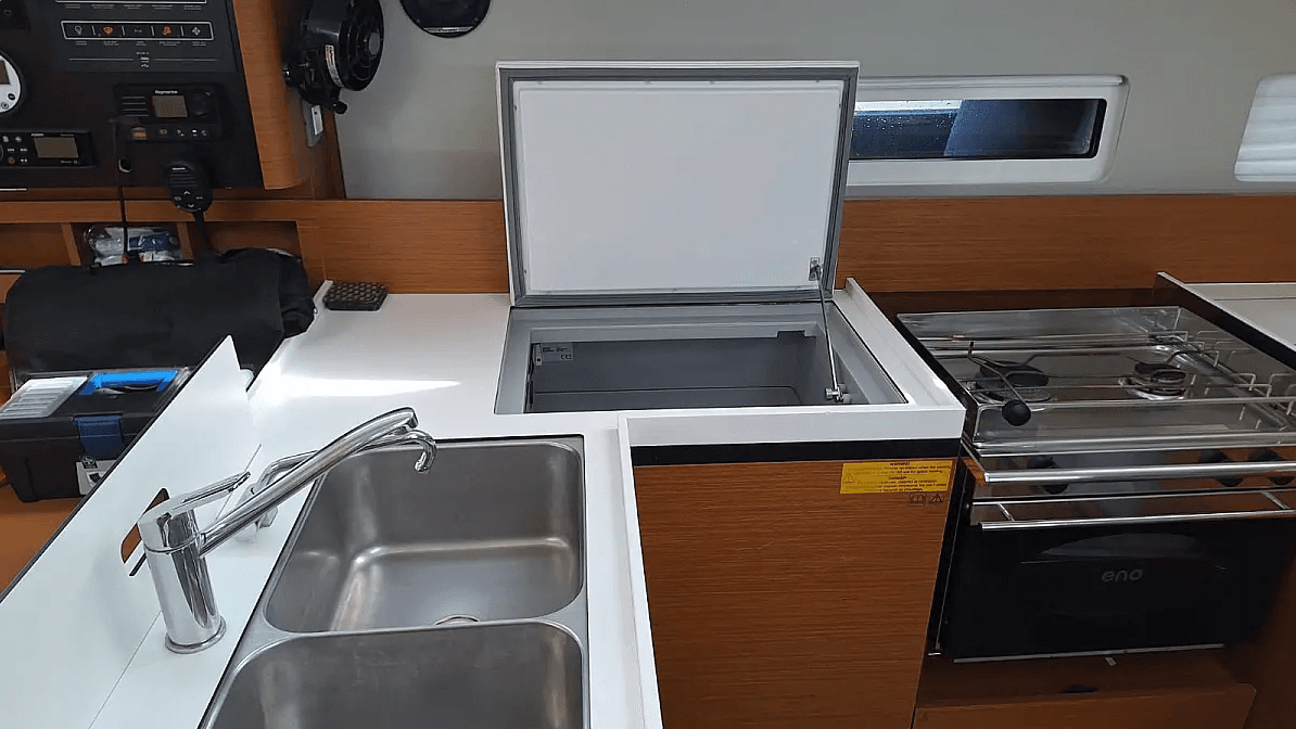 Sun Odyssey 410 - 3 cab., picture 16