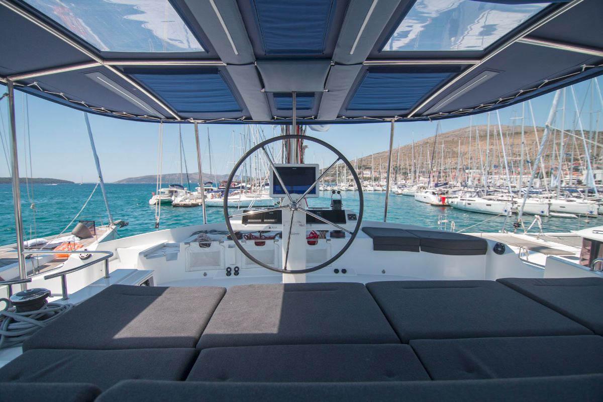 Lagoon 52 F - 5 + 2 cab., picture 4