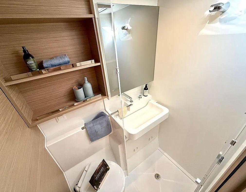 Lagoon 43 - 4 + 1 cab., picture 8