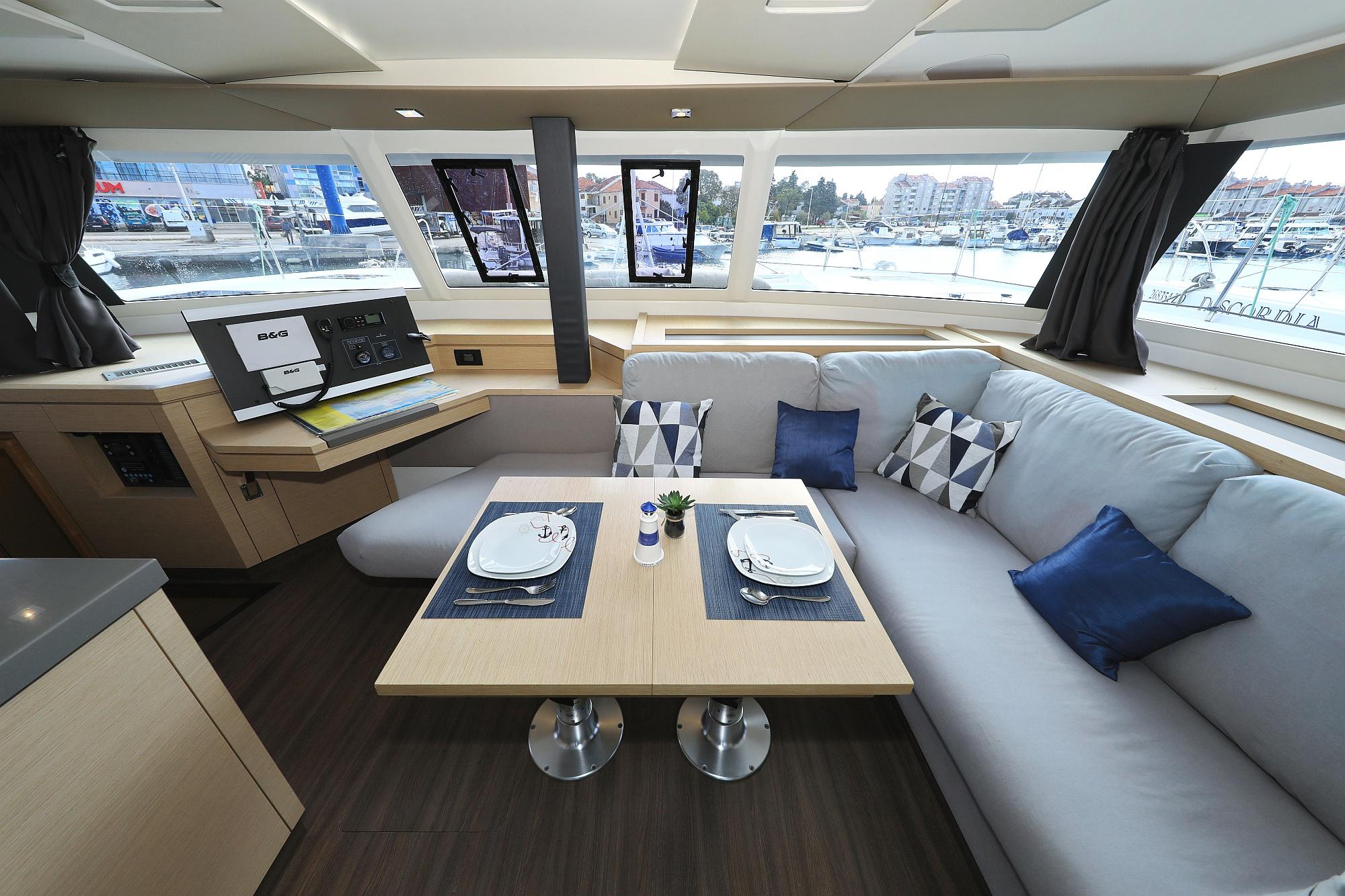 Fountaine Pajot Saona 47 Quintet - 5 + 1 cab., picture 10