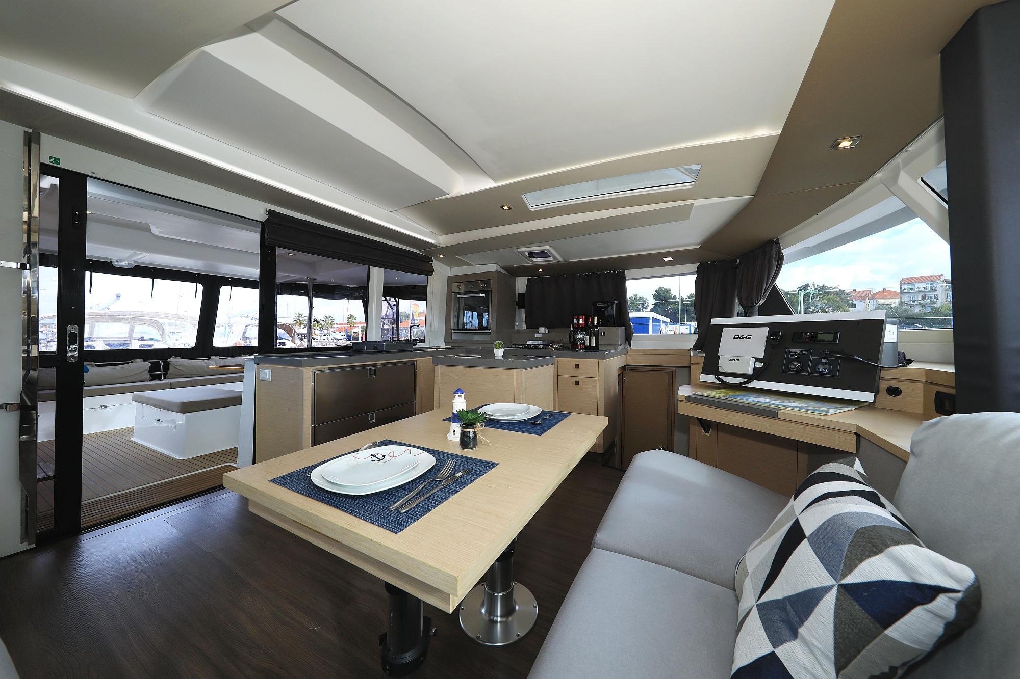 Fountaine Pajot Saona 47 Quintet - 5 + 1 cab., picture 9