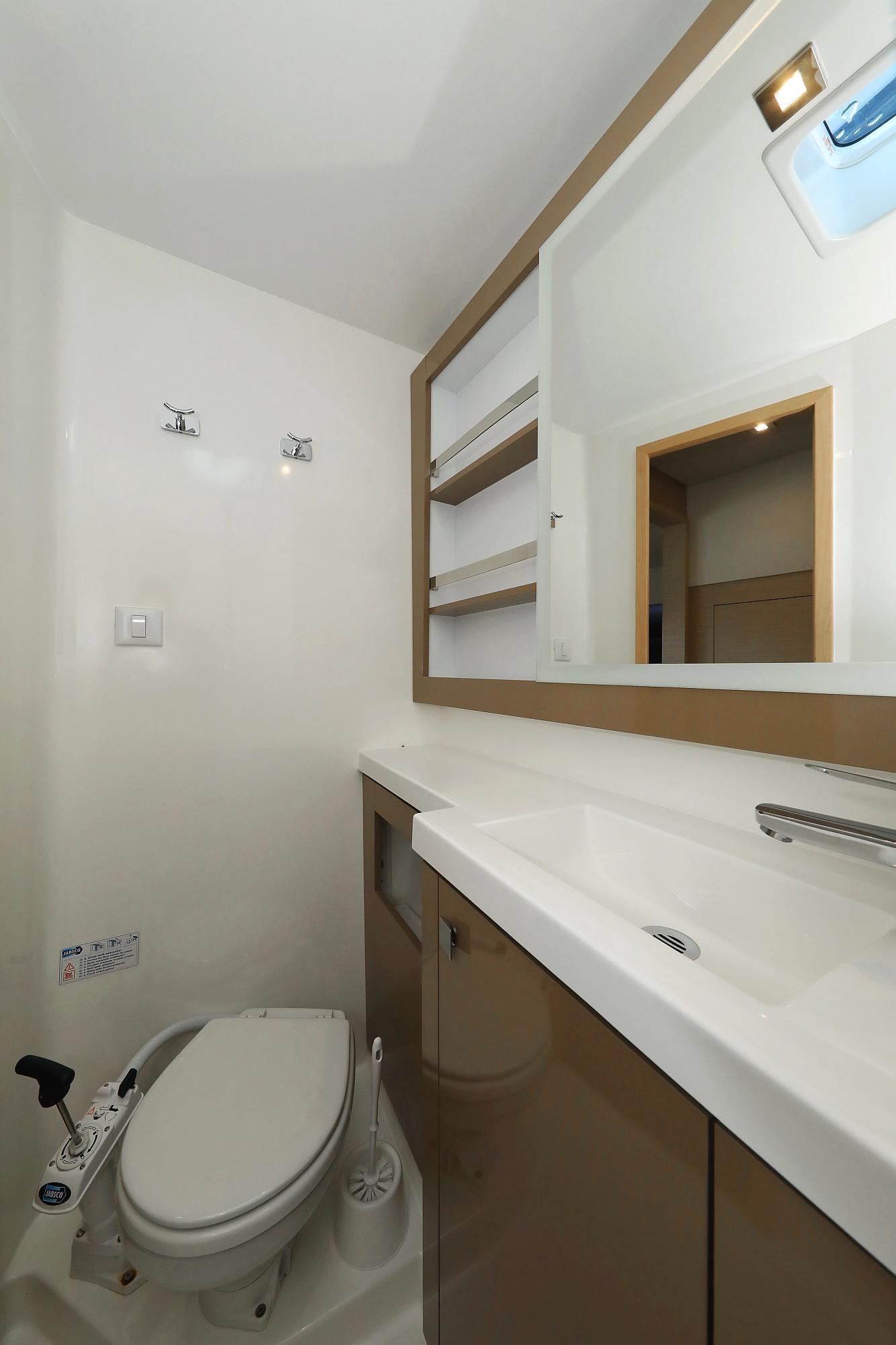 Fountaine Pajot Saona 47 Quintet - 5 + 1 cab., picture 20