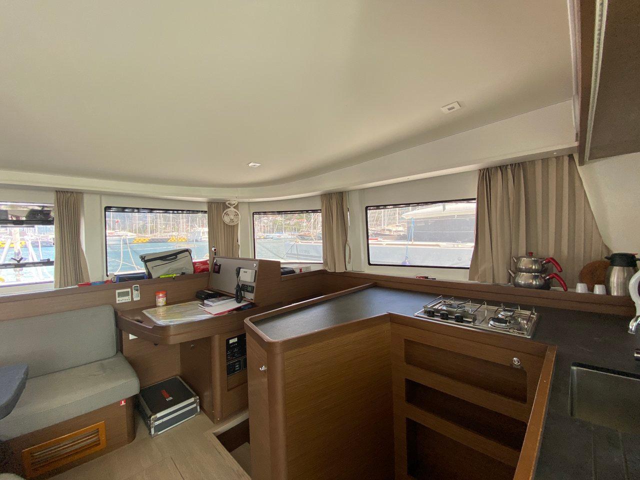 Lagoon 42 - 4 cab., picture 6