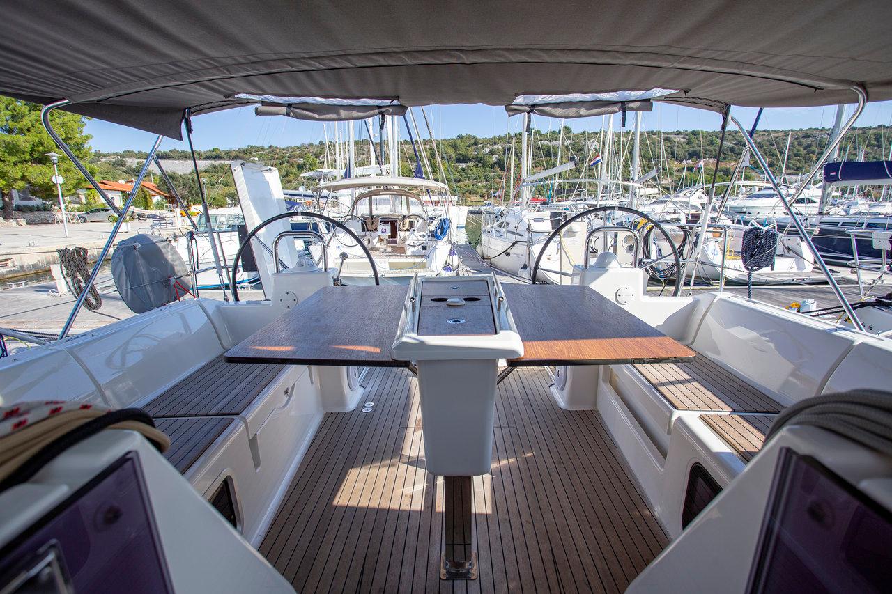 Dufour 460 GL, picture 6