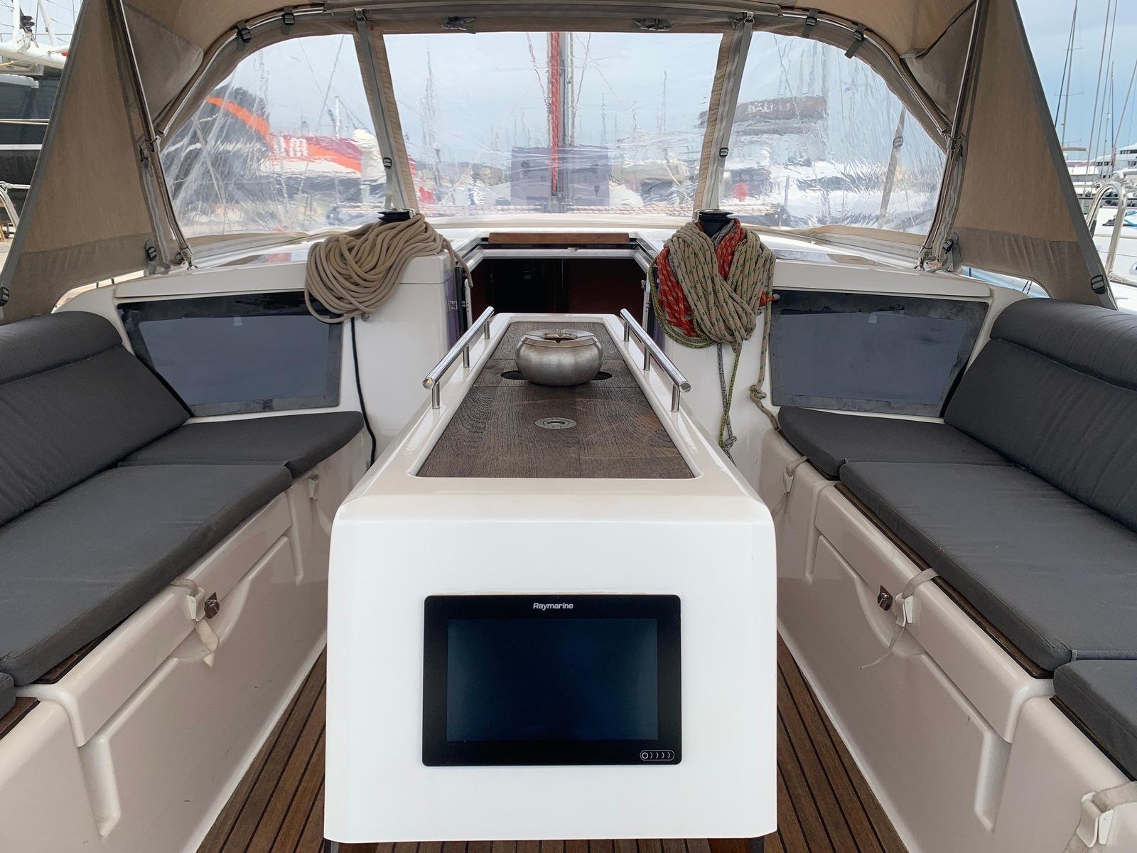 Dufour 390 GL, picture 4