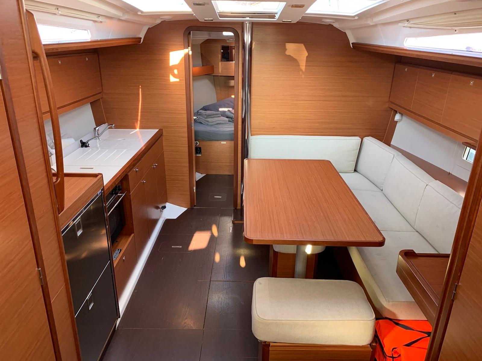 Dufour 390 GL, picture 7