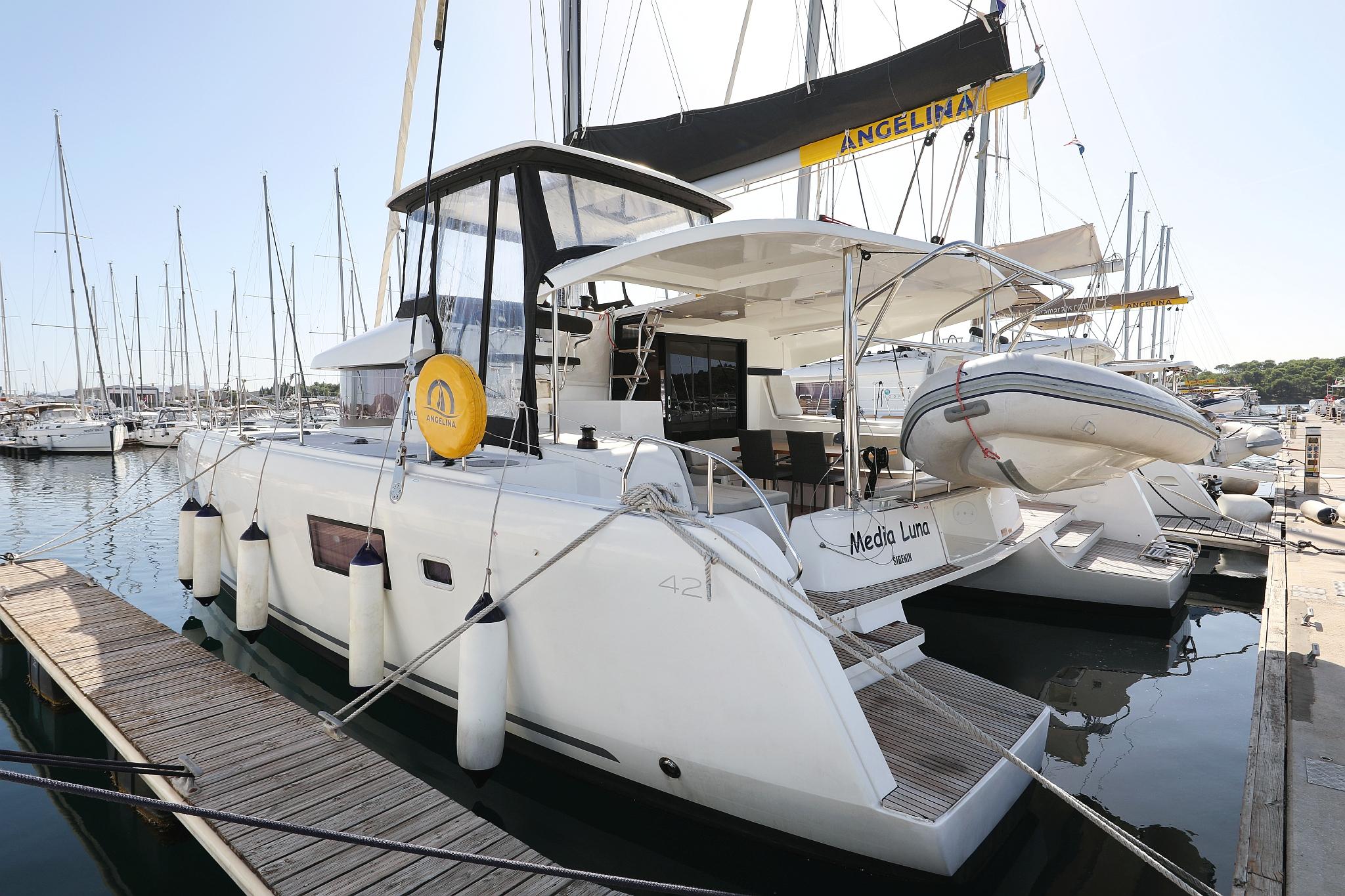 Lagoon 42 - 4 + 2 cab., picture 3