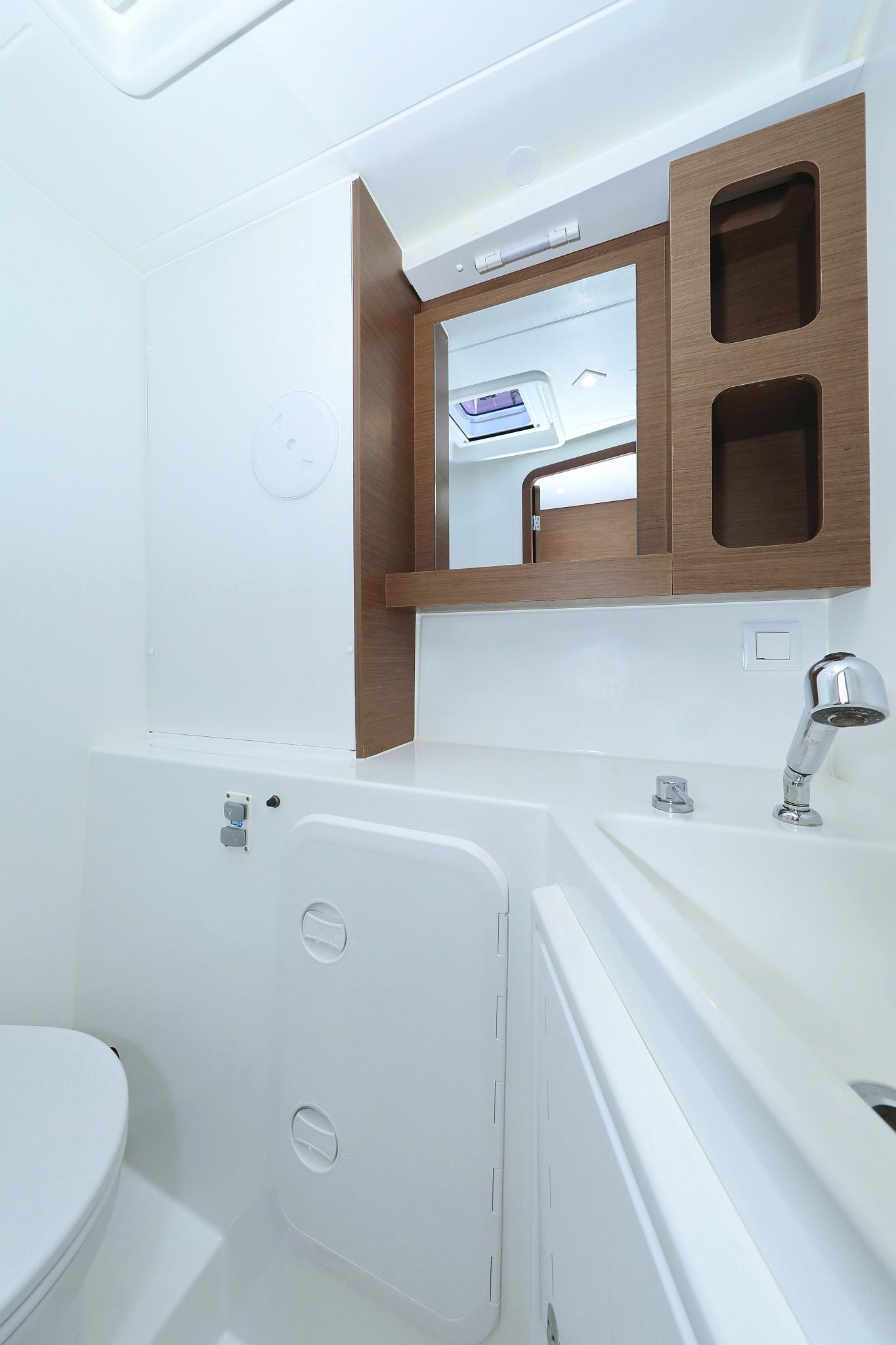 Lagoon 42 - 4 + 2 cab., picture 35