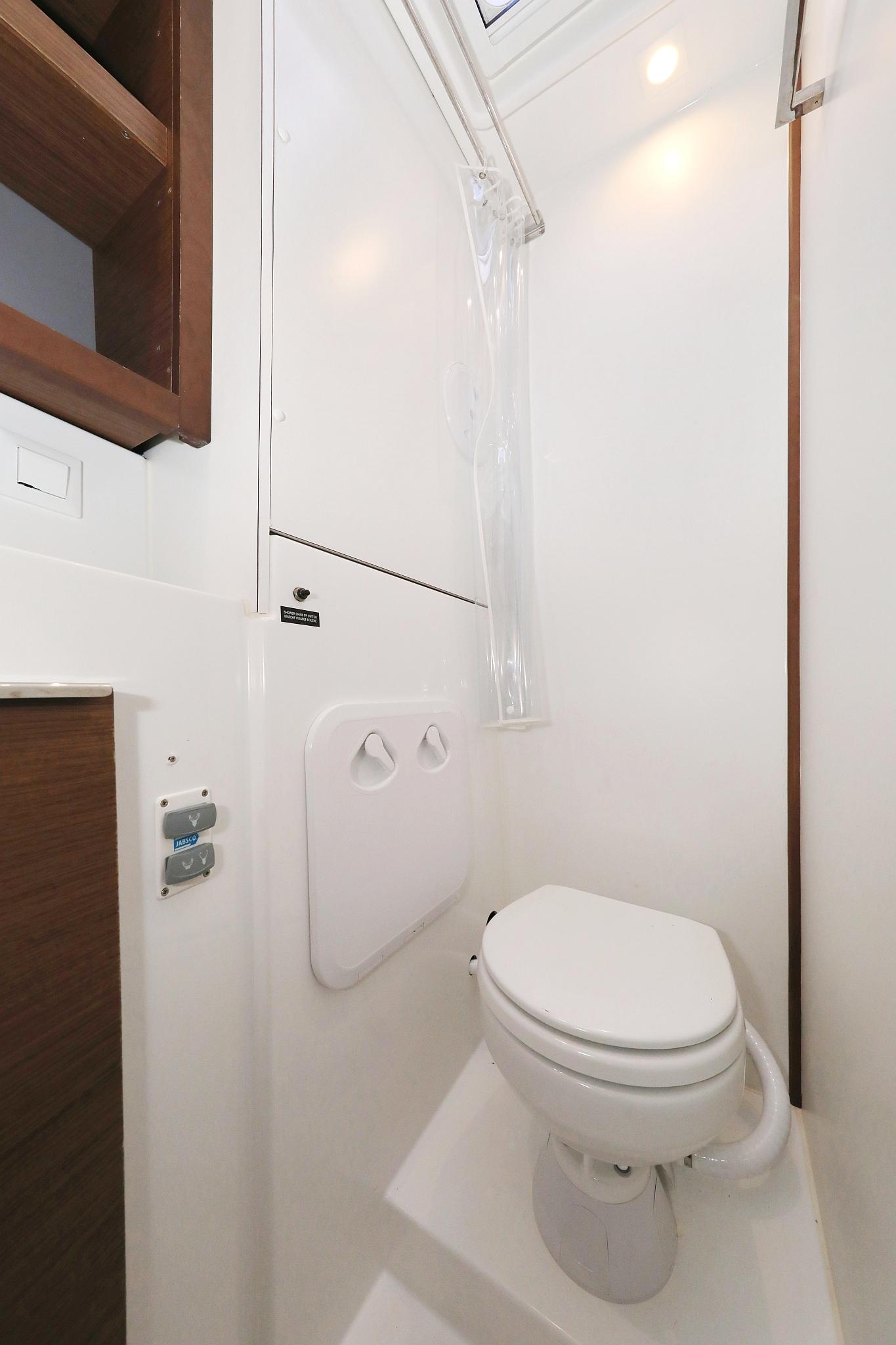 Lagoon 40 - 4 + 2 cab, picture 35