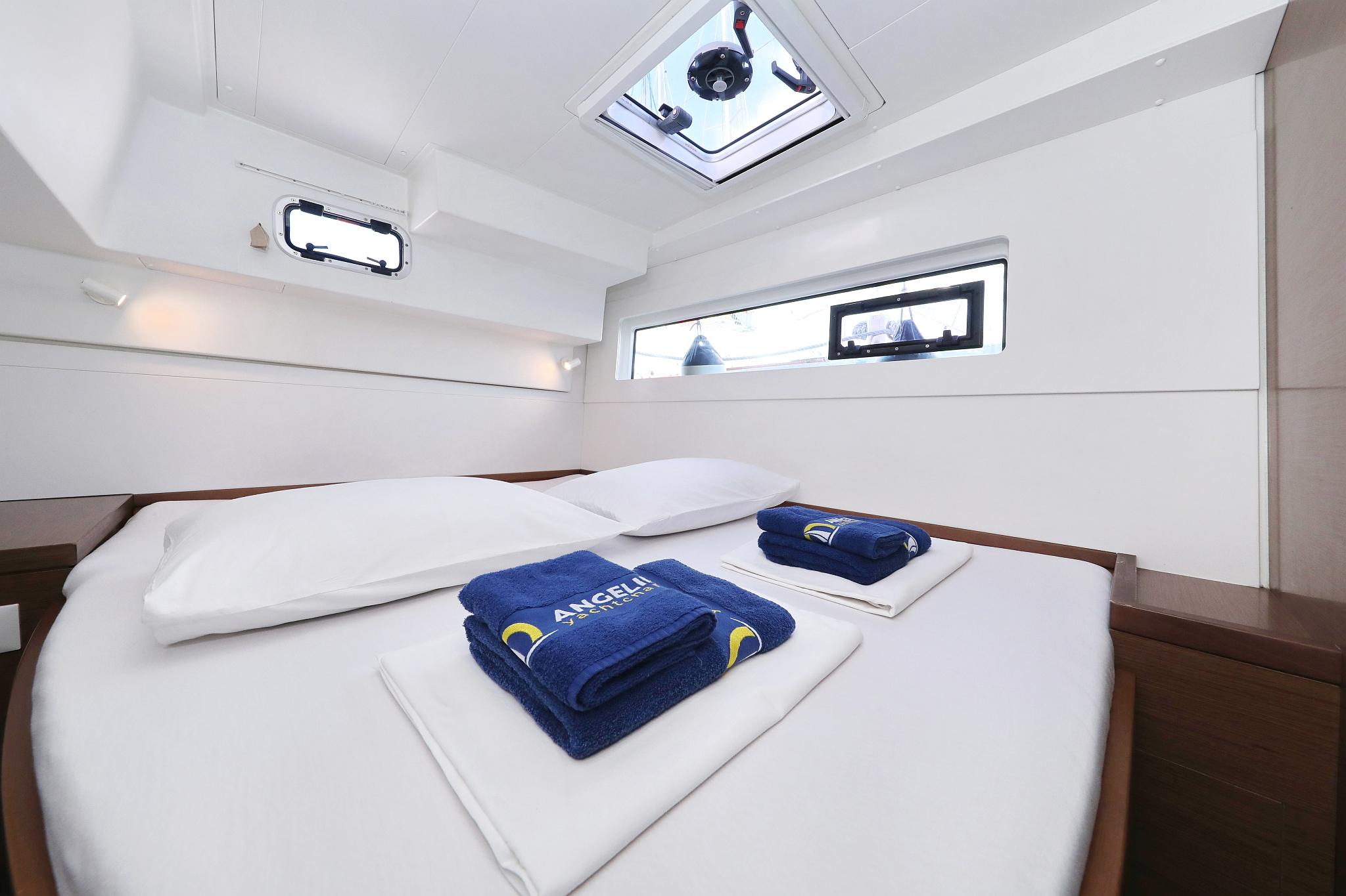 Lagoon 40 - 4 + 2 cab, picture 24