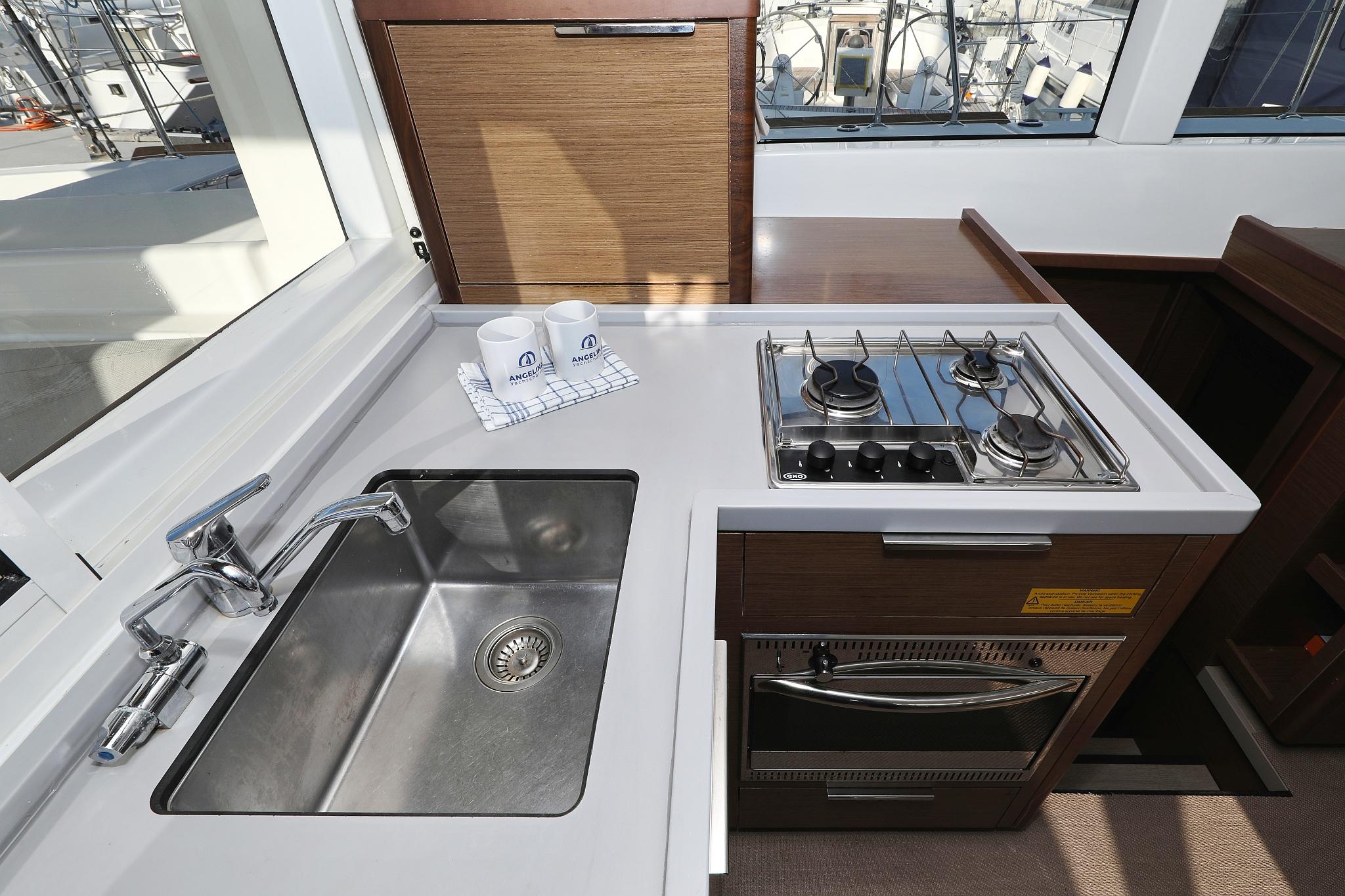 Lagoon 40 - 4 + 2 cab, picture 18