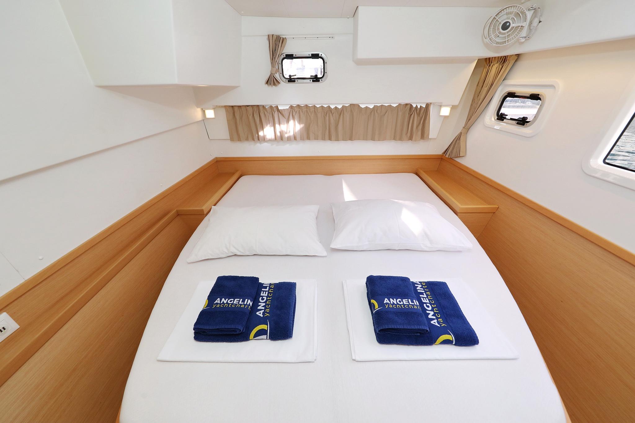 Lagoon 42 - 4 + 2 cab., picture 27