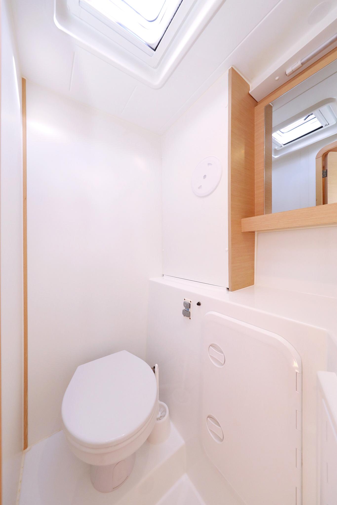 Lagoon 42 - 4 + 2 cab., picture 34