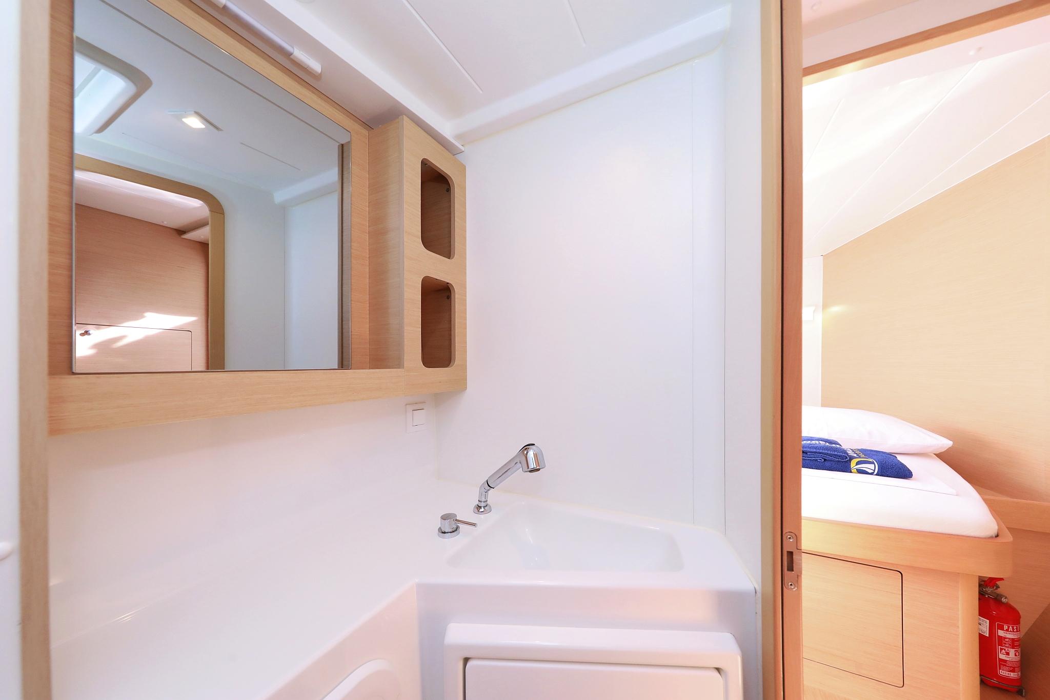 Lagoon 42 - 4 + 2 cab., picture 33