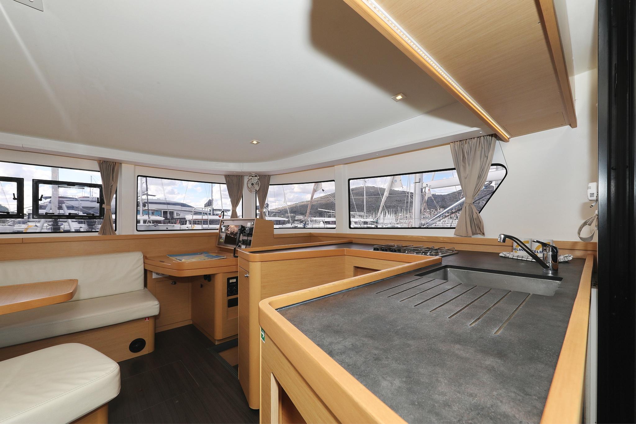 Lagoon 42 - 4 + 2 cab., picture 20